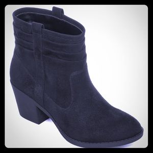 NWT Black booties size 9M